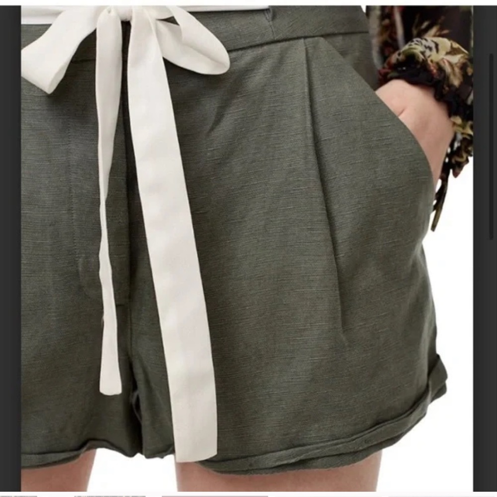 Wilfred (Aritzia) Allegra Linen Shorts